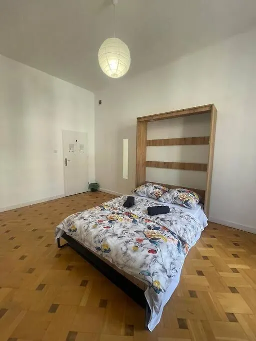 Fantastic Waw - Ns38 Room A Varsóvia Polónia